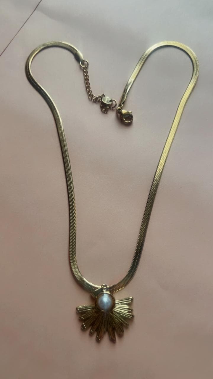 Aurora Pearl Necklace